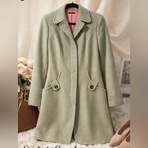 Striking in person! Sisley Sage wool blend coat  size 46/ fits like a slim US 6